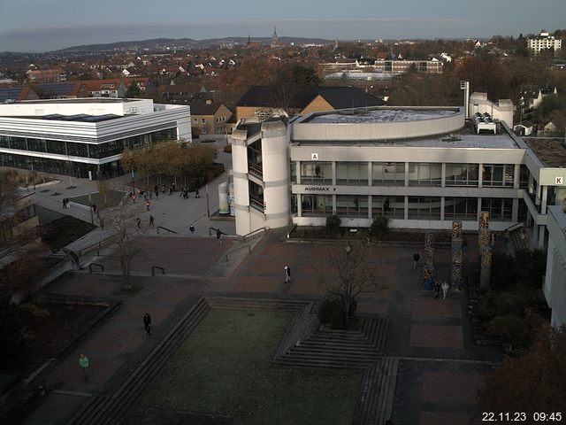 Foto der Webcam: Verwaltungsgebäude, Innenhof mit Audimax, Hörsaal-Gebäude 1