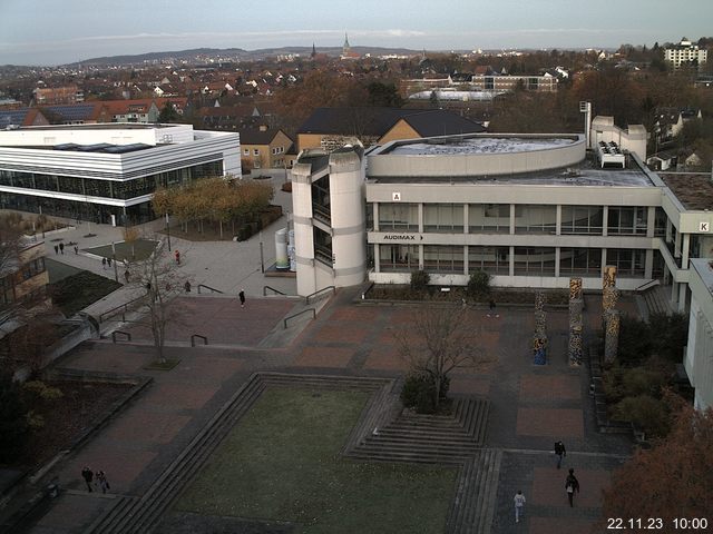 Foto der Webcam: Verwaltungsgebäude, Innenhof mit Audimax, Hörsaal-Gebäude 1