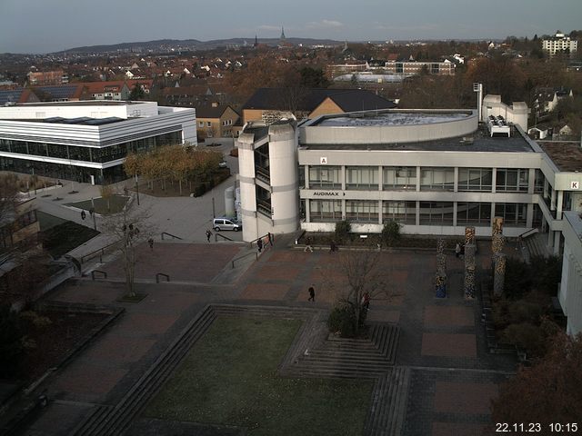 Foto der Webcam: Verwaltungsgebäude, Innenhof mit Audimax, Hörsaal-Gebäude 1