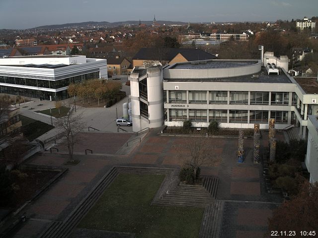 Foto der Webcam: Verwaltungsgebäude, Innenhof mit Audimax, Hörsaal-Gebäude 1