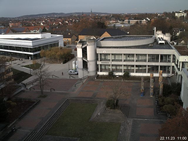 Foto der Webcam: Verwaltungsgebäude, Innenhof mit Audimax, Hörsaal-Gebäude 1