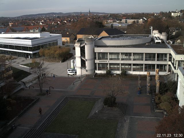 Foto der Webcam: Verwaltungsgebäude, Innenhof mit Audimax, Hörsaal-Gebäude 1