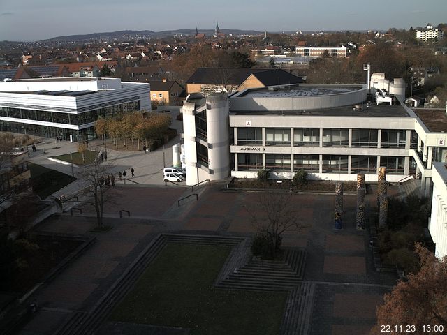 Foto der Webcam: Verwaltungsgebäude, Innenhof mit Audimax, Hörsaal-Gebäude 1