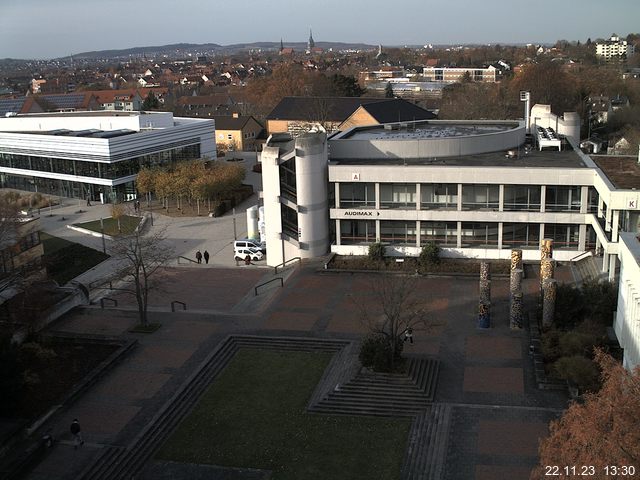 Foto der Webcam: Verwaltungsgebäude, Innenhof mit Audimax, Hörsaal-Gebäude 1