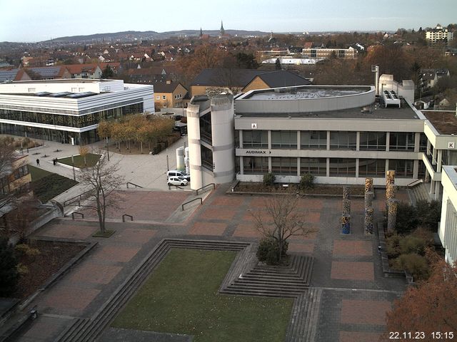 Foto der Webcam: Verwaltungsgebäude, Innenhof mit Audimax, Hörsaal-Gebäude 1