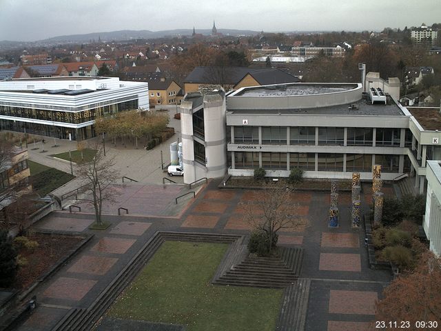 Foto der Webcam: Verwaltungsgebäude, Innenhof mit Audimax, Hörsaal-Gebäude 1