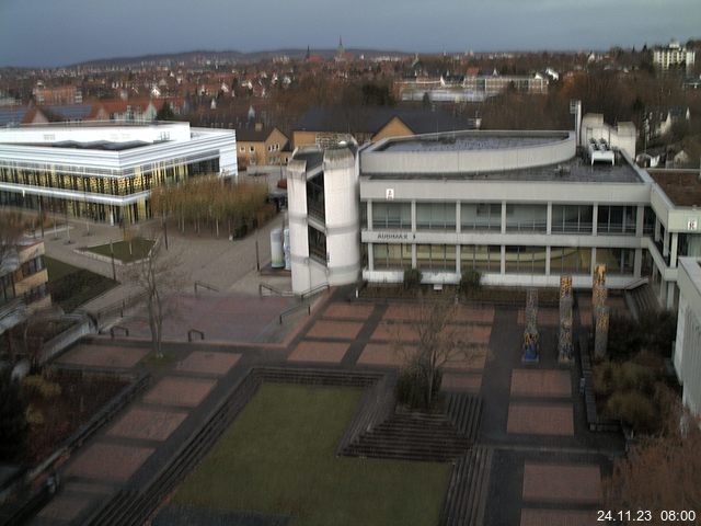 Foto der Webcam: Verwaltungsgebäude, Innenhof mit Audimax, Hörsaal-Gebäude 1