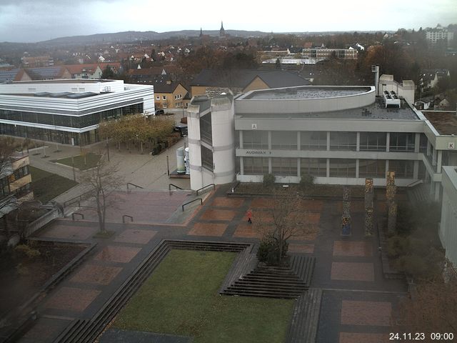 Foto der Webcam: Verwaltungsgebäude, Innenhof mit Audimax, Hörsaal-Gebäude 1