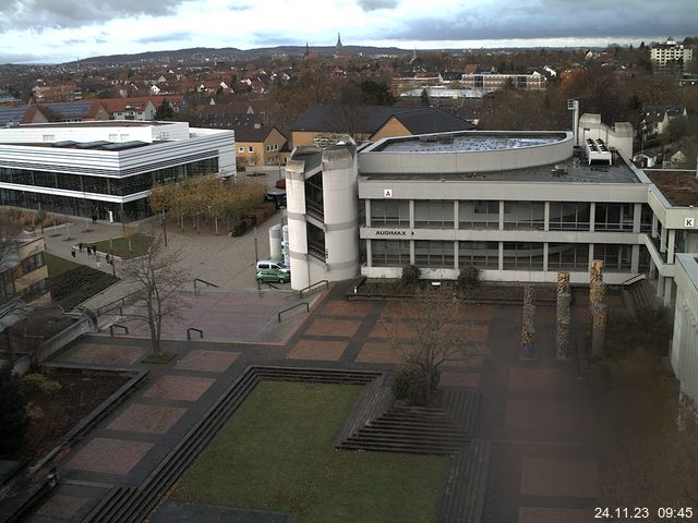 Foto der Webcam: Verwaltungsgebäude, Innenhof mit Audimax, Hörsaal-Gebäude 1