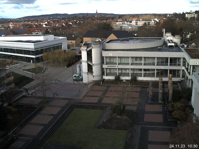 Foto der Webcam: Verwaltungsgebäude, Innenhof mit Audimax, Hörsaal-Gebäude 1