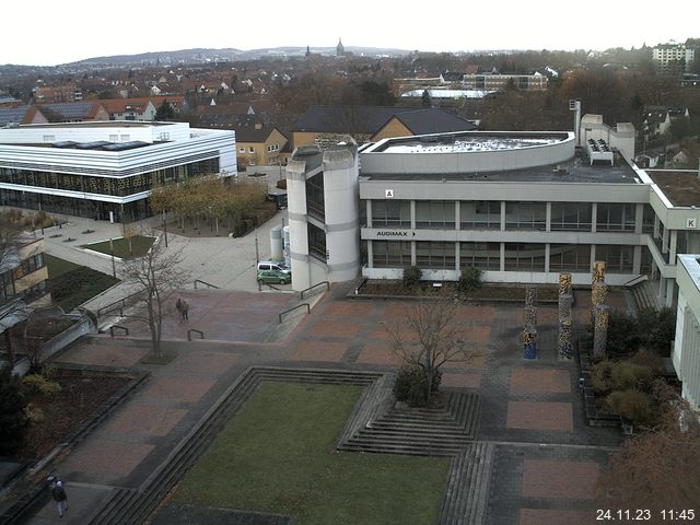 Foto der Webcam: Verwaltungsgebäude, Innenhof mit Audimax, Hörsaal-Gebäude 1