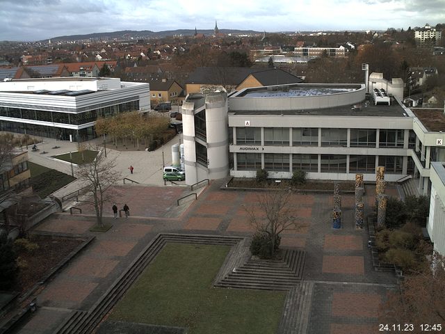 Foto der Webcam: Verwaltungsgebäude, Innenhof mit Audimax, Hörsaal-Gebäude 1