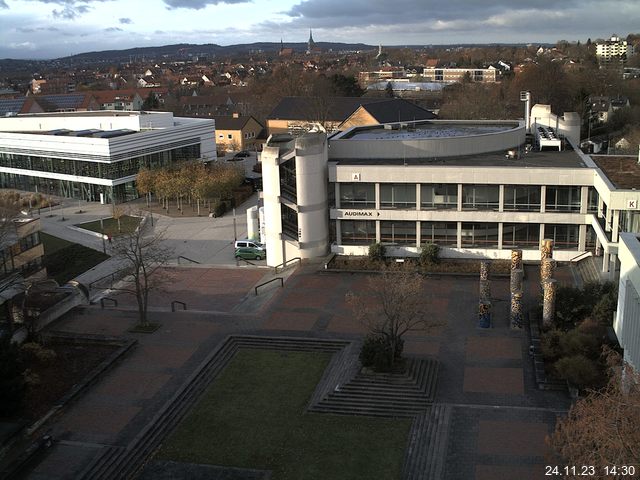 Foto der Webcam: Verwaltungsgebäude, Innenhof mit Audimax, Hörsaal-Gebäude 1