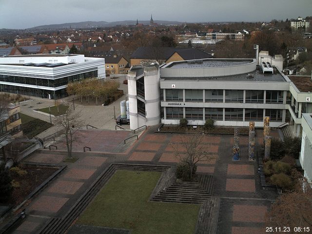 Foto der Webcam: Verwaltungsgebäude, Innenhof mit Audimax, Hörsaal-Gebäude 1