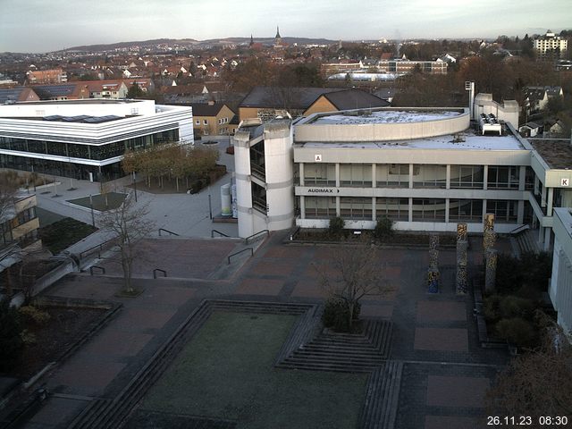 Foto der Webcam: Verwaltungsgebäude, Innenhof mit Audimax, Hörsaal-Gebäude 1