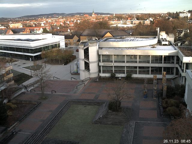 Foto der Webcam: Verwaltungsgebäude, Innenhof mit Audimax, Hörsaal-Gebäude 1