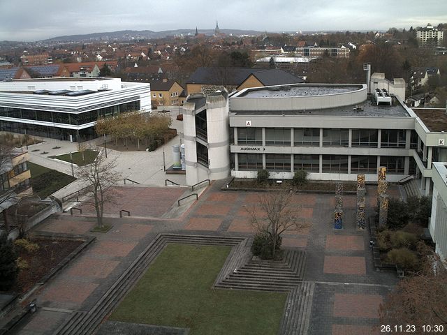 Foto der Webcam: Verwaltungsgebäude, Innenhof mit Audimax, Hörsaal-Gebäude 1