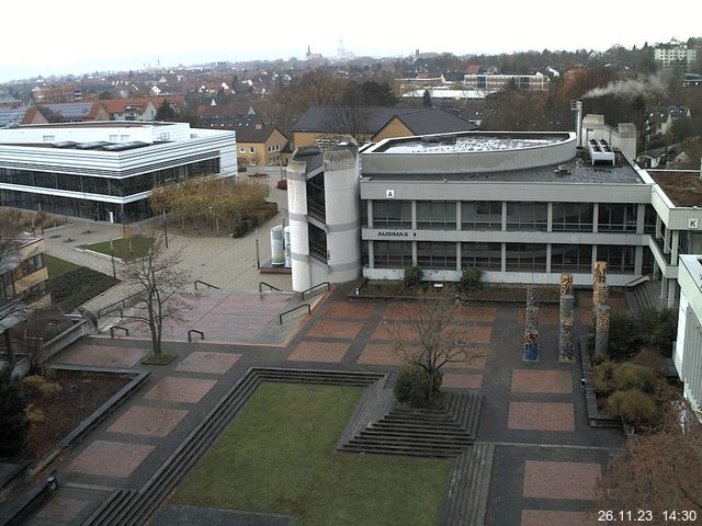 Foto der Webcam: Verwaltungsgebäude, Innenhof mit Audimax, Hörsaal-Gebäude 1