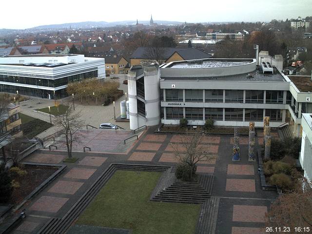 Foto der Webcam: Verwaltungsgebäude, Innenhof mit Audimax, Hörsaal-Gebäude 1