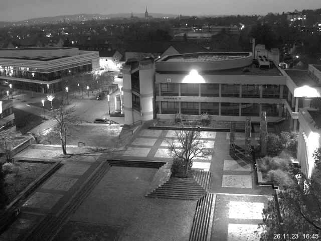 Foto der Webcam: Verwaltungsgebäude, Innenhof mit Audimax, Hörsaal-Gebäude 1