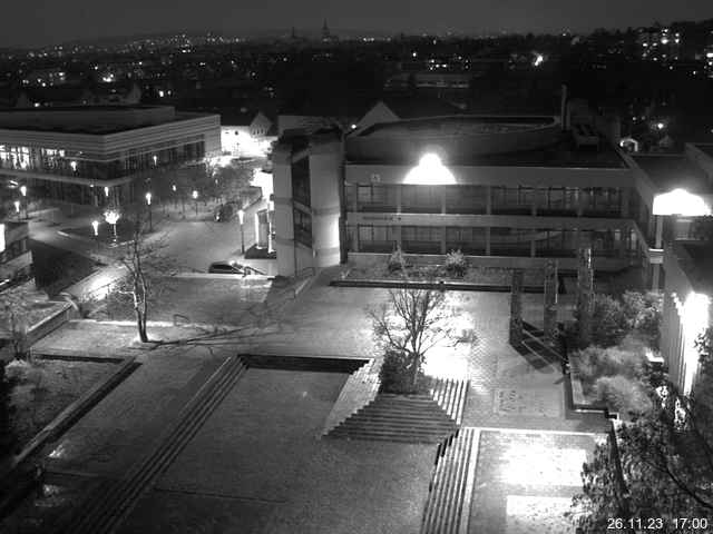 Foto der Webcam: Verwaltungsgebäude, Innenhof mit Audimax, Hörsaal-Gebäude 1