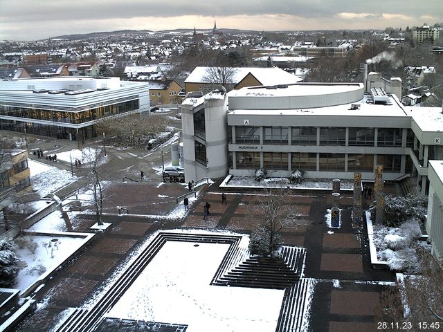 Foto der Webcam: Verwaltungsgebäude, Innenhof mit Audimax, Hörsaal-Gebäude 1