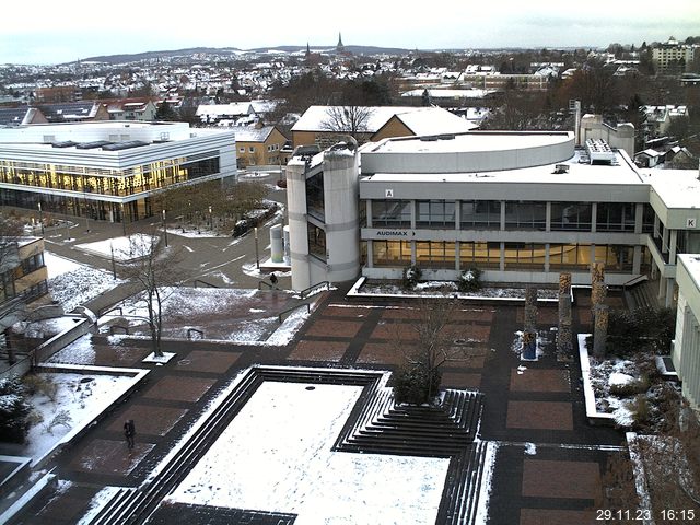 Foto der Webcam: Verwaltungsgebäude, Innenhof mit Audimax, Hörsaal-Gebäude 1