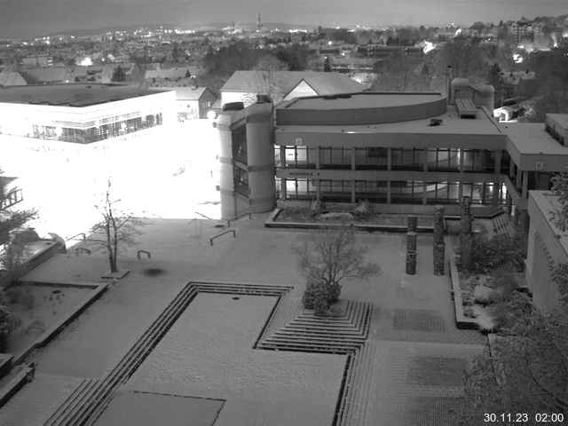 Foto der Webcam: Verwaltungsgebäude, Innenhof mit Audimax, Hörsaal-Gebäude 1