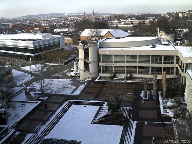 Foto der Webcam: Verwaltungsgebäude, Innenhof mit Audimax, Hörsaal-Gebäude 1