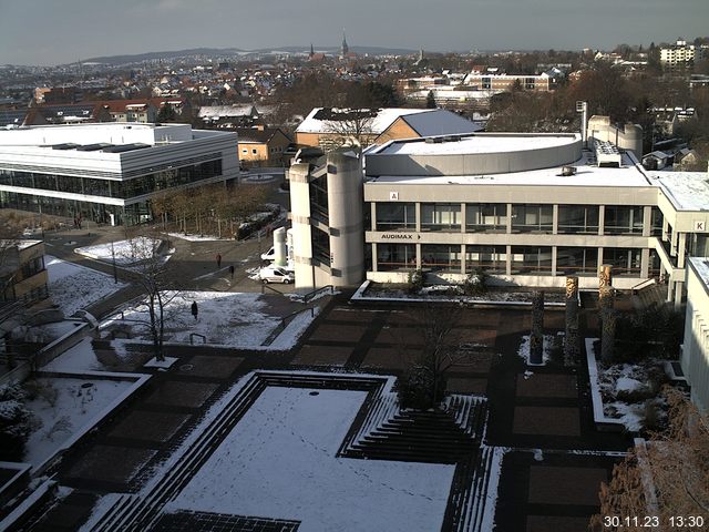 Foto der Webcam: Verwaltungsgebäude, Innenhof mit Audimax, Hörsaal-Gebäude 1