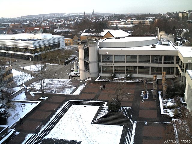 Foto der Webcam: Verwaltungsgebäude, Innenhof mit Audimax, Hörsaal-Gebäude 1