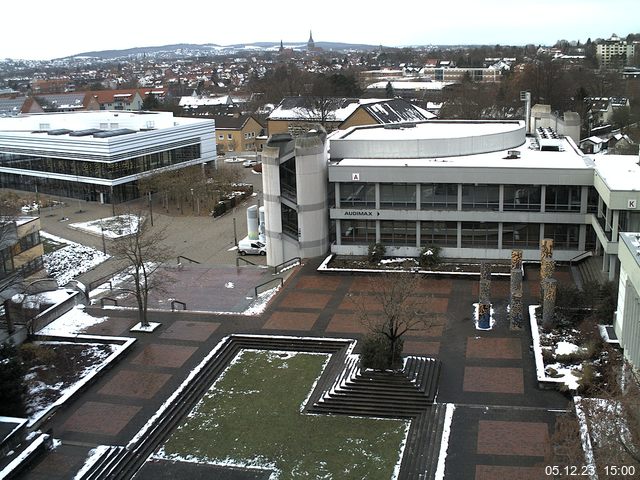 Foto der Webcam: Verwaltungsgebäude, Innenhof mit Audimax, Hörsaal-Gebäude 1