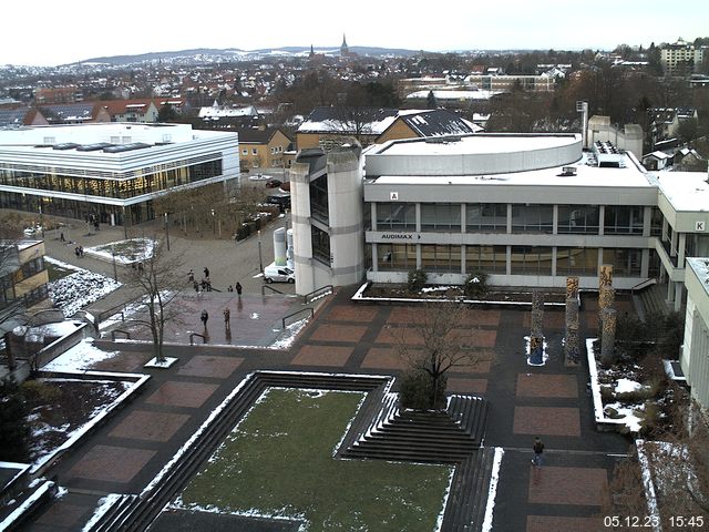 Foto der Webcam: Verwaltungsgebäude, Innenhof mit Audimax, Hörsaal-Gebäude 1