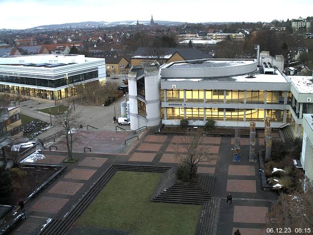 Foto der Webcam: Verwaltungsgebäude, Innenhof mit Audimax, Hörsaal-Gebäude 1