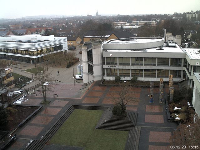 Foto der Webcam: Verwaltungsgebäude, Innenhof mit Audimax, Hörsaal-Gebäude 1