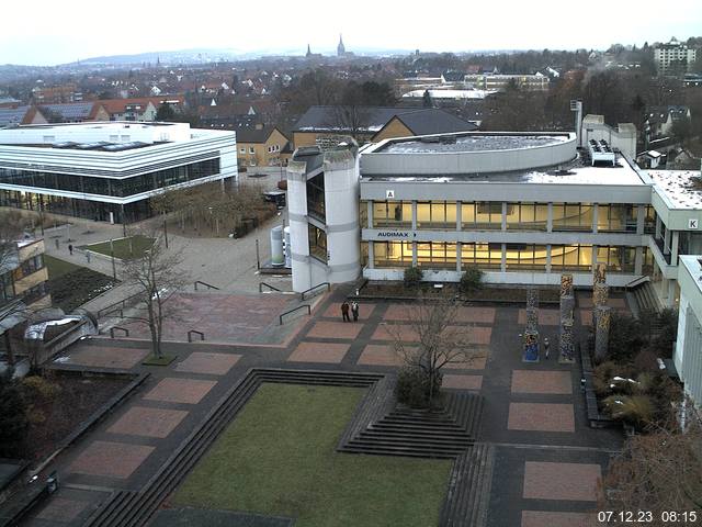 Foto der Webcam: Verwaltungsgebäude, Innenhof mit Audimax, Hörsaal-Gebäude 1