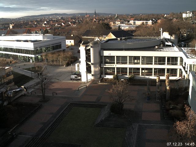 Foto der Webcam: Verwaltungsgebäude, Innenhof mit Audimax, Hörsaal-Gebäude 1