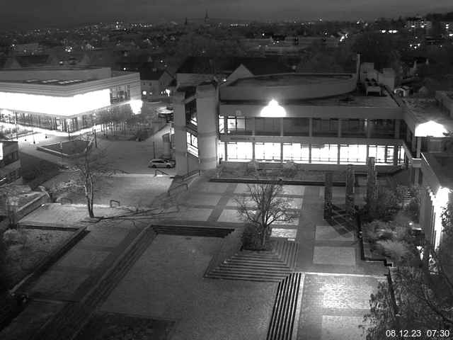 Foto der Webcam: Verwaltungsgebäude, Innenhof mit Audimax, Hörsaal-Gebäude 1