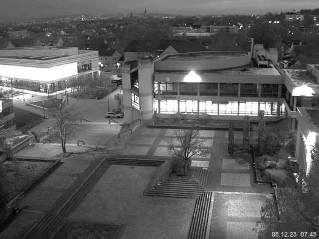 Foto der Webcam: Verwaltungsgebäude, Innenhof mit Audimax, Hörsaal-Gebäude 1