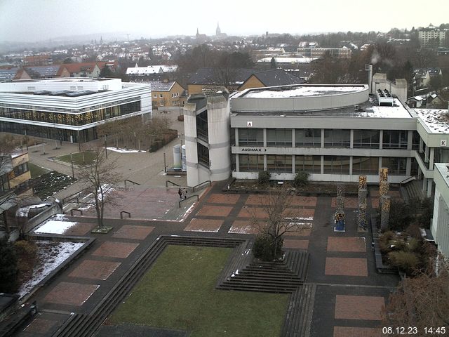 Foto der Webcam: Verwaltungsgebäude, Innenhof mit Audimax, Hörsaal-Gebäude 1