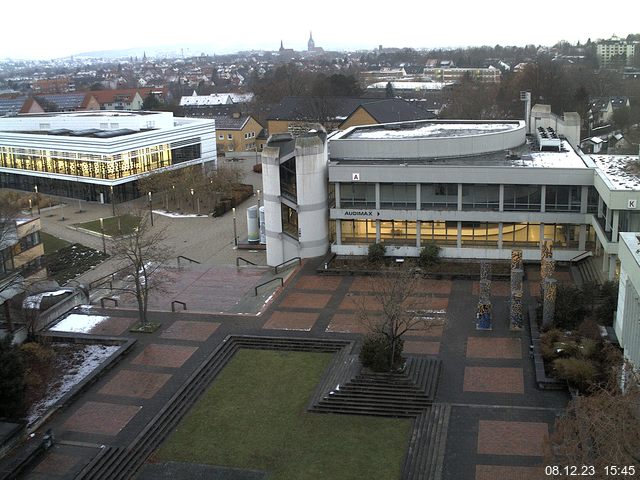 Foto der Webcam: Verwaltungsgebäude, Innenhof mit Audimax, Hörsaal-Gebäude 1