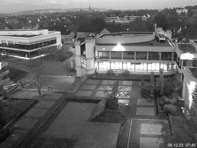 Foto der Webcam: Verwaltungsgebäude, Innenhof mit Audimax, Hörsaal-Gebäude 1