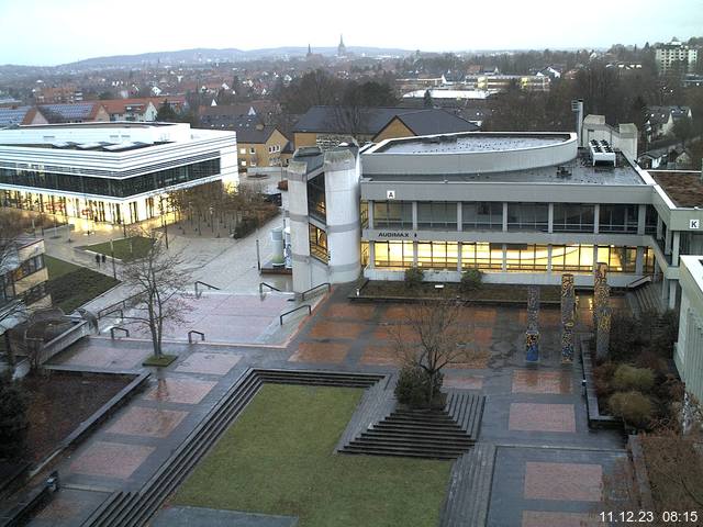 Foto der Webcam: Verwaltungsgebäude, Innenhof mit Audimax, Hörsaal-Gebäude 1