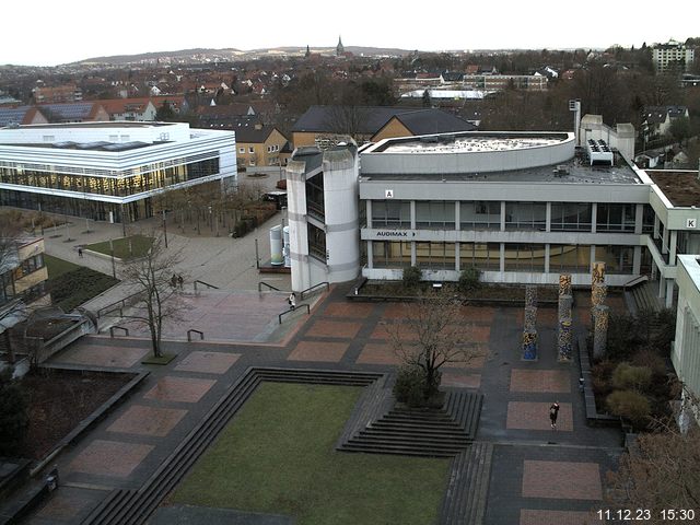 Foto der Webcam: Verwaltungsgebäude, Innenhof mit Audimax, Hörsaal-Gebäude 1