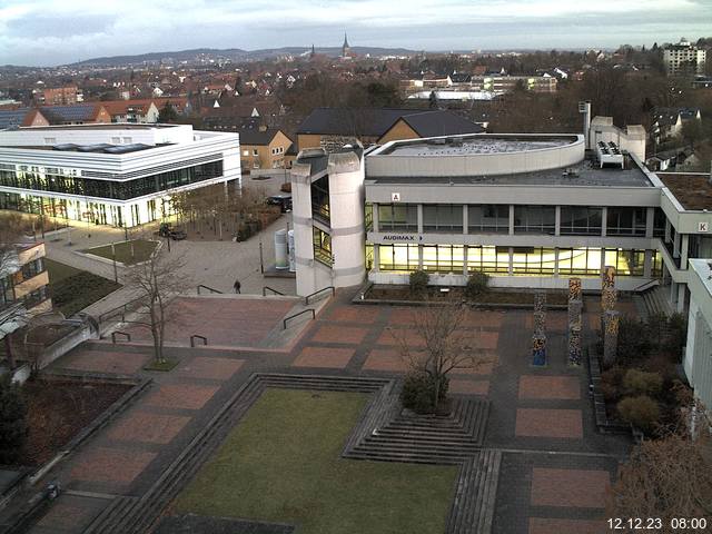 Foto der Webcam: Verwaltungsgebäude, Innenhof mit Audimax, Hörsaal-Gebäude 1