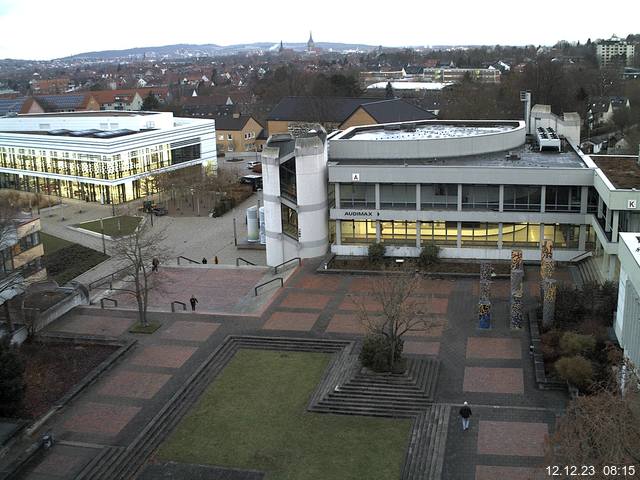 Foto der Webcam: Verwaltungsgebäude, Innenhof mit Audimax, Hörsaal-Gebäude 1