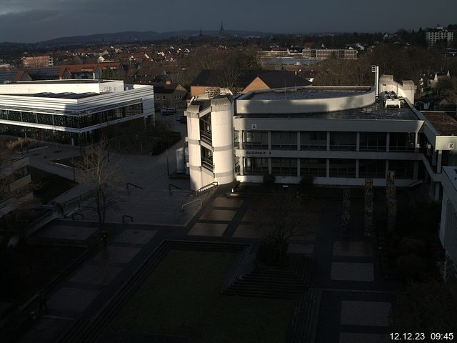 Foto der Webcam: Verwaltungsgebäude, Innenhof mit Audimax, Hörsaal-Gebäude 1