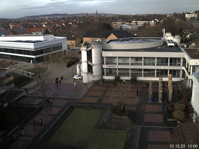 Foto der Webcam: Verwaltungsgebäude, Innenhof mit Audimax, Hörsaal-Gebäude 1