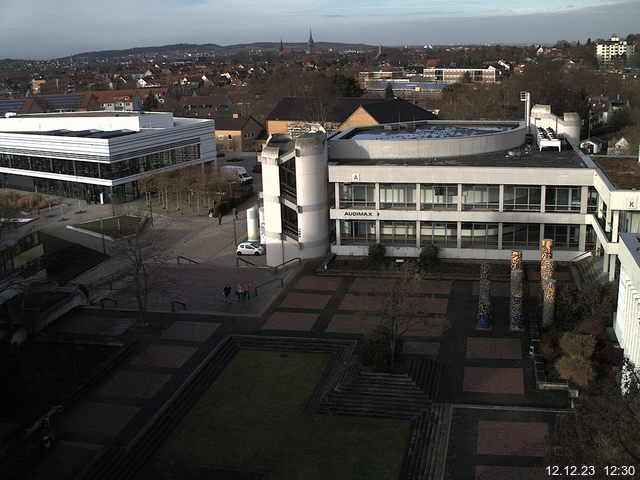 Foto der Webcam: Verwaltungsgebäude, Innenhof mit Audimax, Hörsaal-Gebäude 1