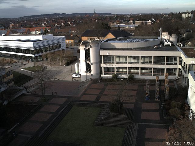 Foto der Webcam: Verwaltungsgebäude, Innenhof mit Audimax, Hörsaal-Gebäude 1